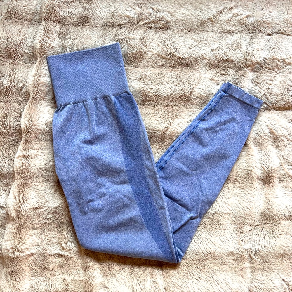 Blue workout leggings